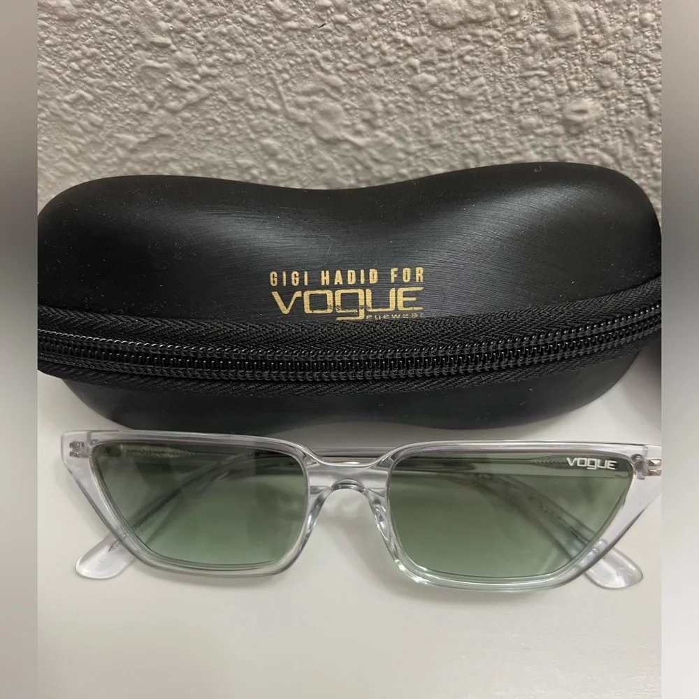 Vogue 2 pair of sunglasses - Picture 8 of 11